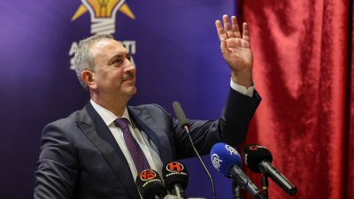 AK Parti Grup Başkanvekili Gül, Cumhurbaşkanı Erdoğan'ın yeniden adaylığının önünde