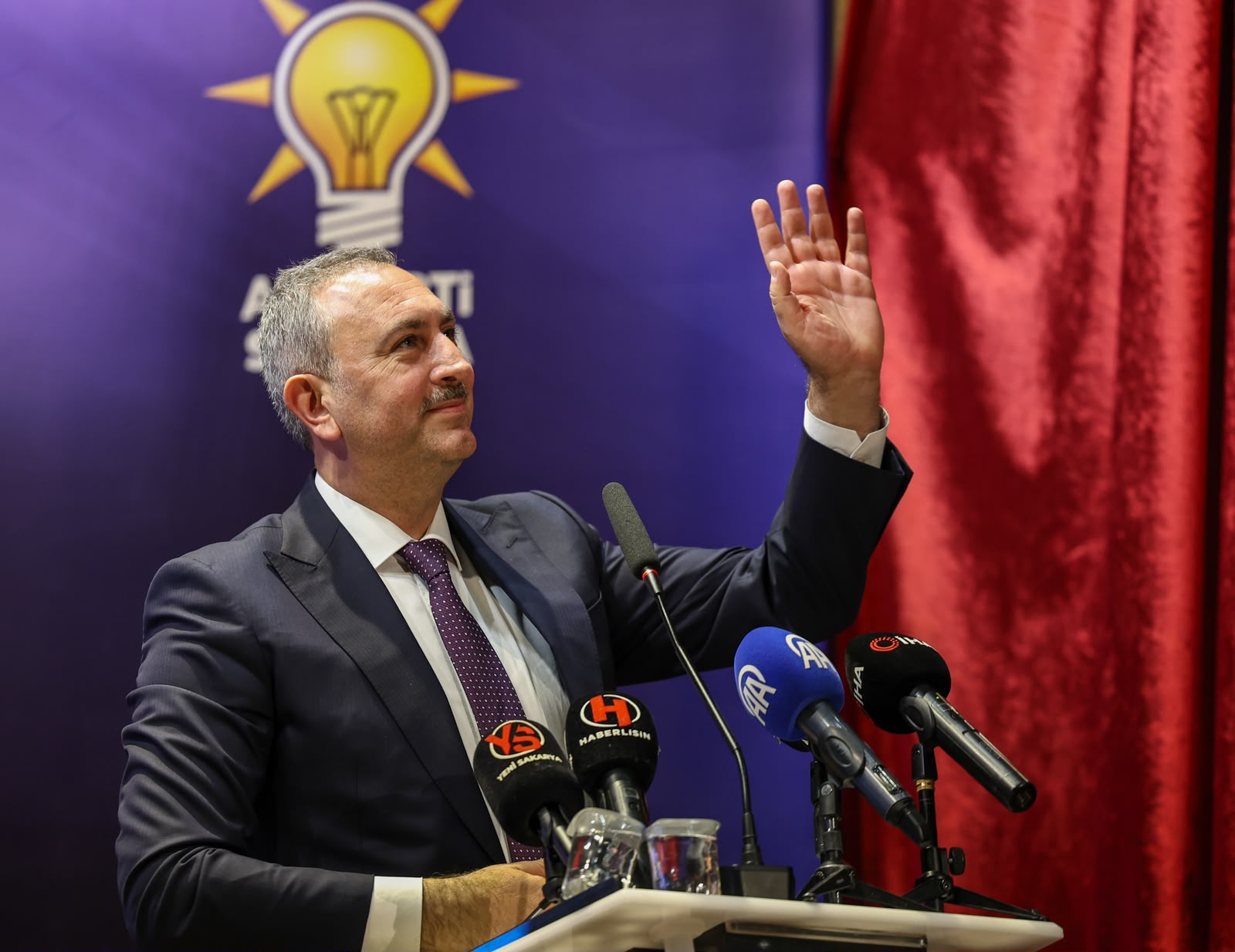 AK Parti Grup Başkanvekili Gül, Cumhurbaşkanı Erdoğan'ın yeniden adaylığının önünde