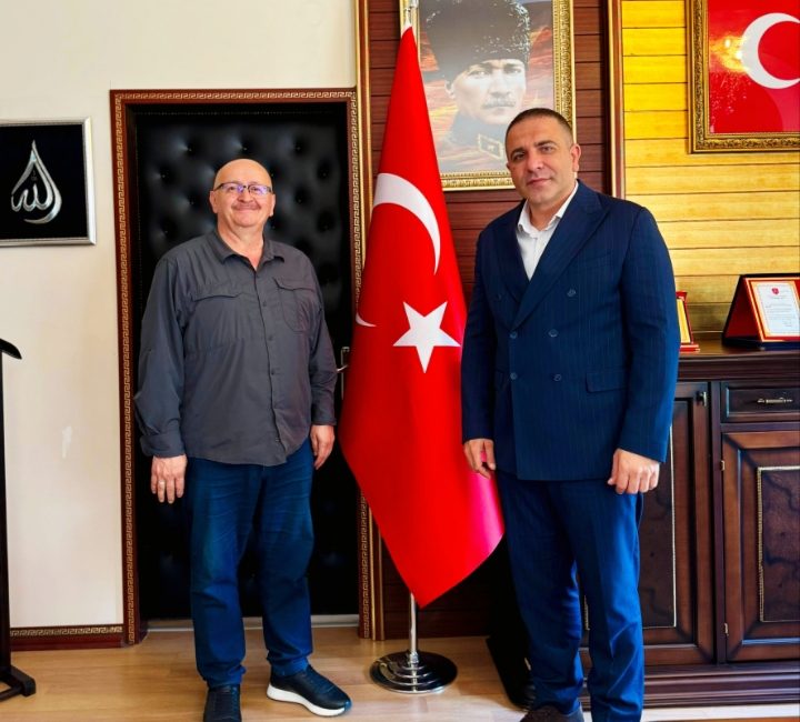 İçişleri Bakanlığı'nın onayıyla Trabzon'un Hayrat İlçesi Kaymakamı olarak görev yapan