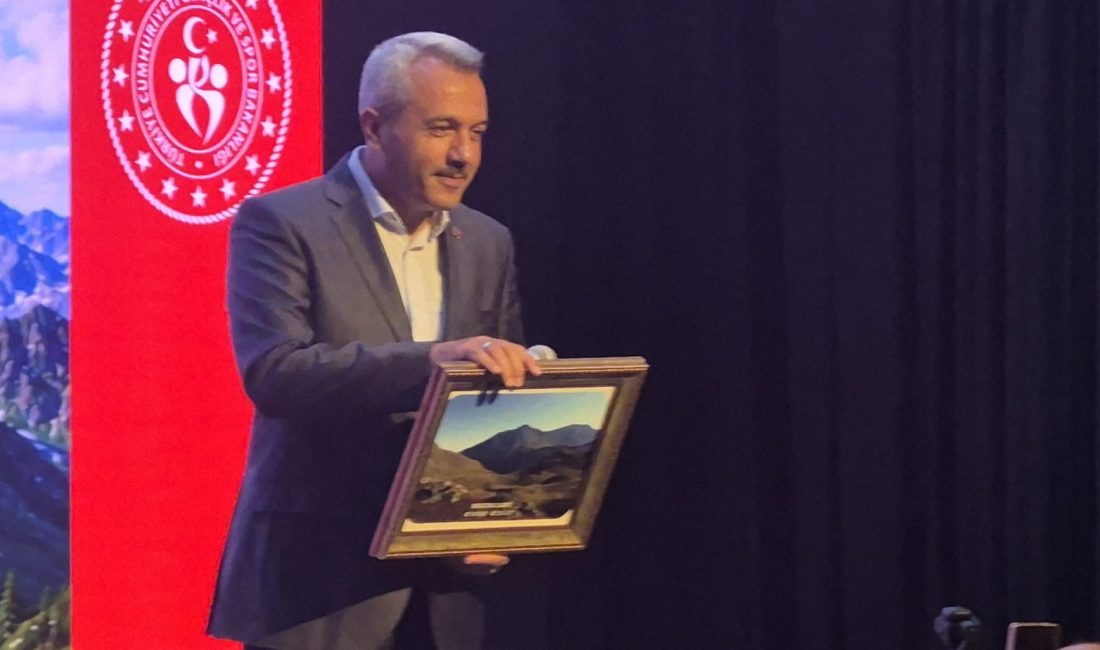 Dağ sporlarına ve bölge turizmine sunduğu katkılarla bilinen Rize Valisi