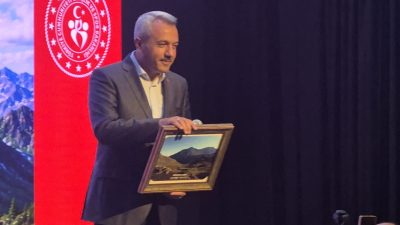 Dağ sporlarına ve bölge turizmine sunduğu katkılarla bilinen Rize Valisi