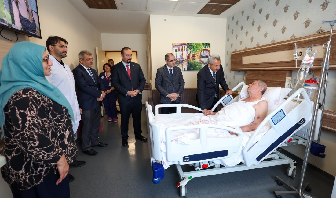 Vali İhsan Selim Baydaş, Rize Devlet Hastanesinde tedavi gören Kıbrıs