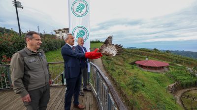 Vali İhsan Selim Baydaş, Rize Belediye Başkanı Rahmi Metin ve