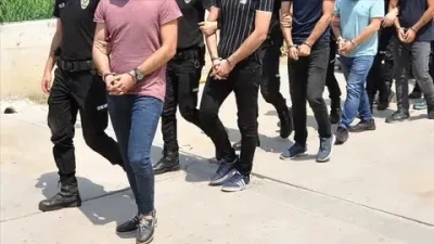 Ankara merkezli 15 ilde düzenlenen FETÖ operasyonunda, haklarında gözaltı kararı