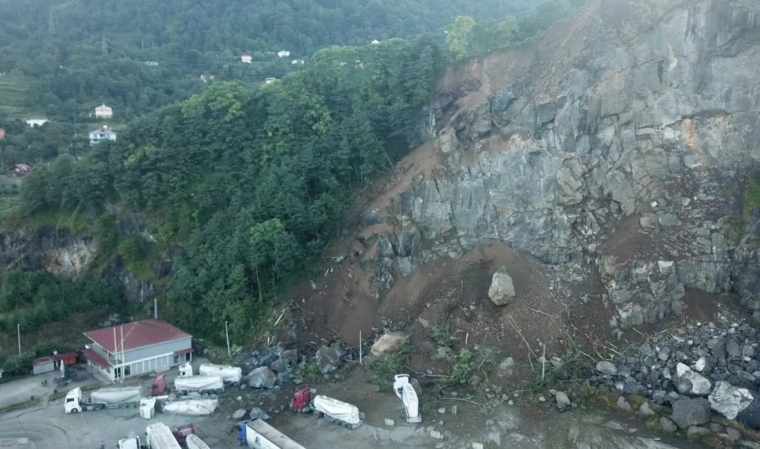 Esenkıyı Tır Parkı’nda Dev Kayalar Can Aldı 