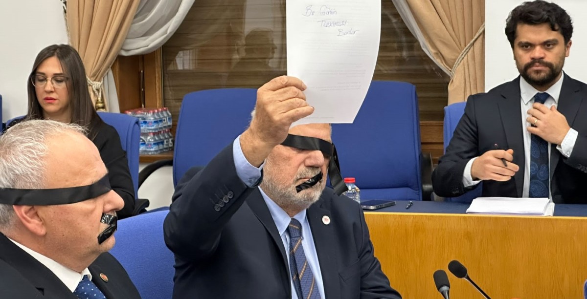 Yeni Parti Rize Milletvekili Tahsin Ocaklı ve Yeni Partili komisyon