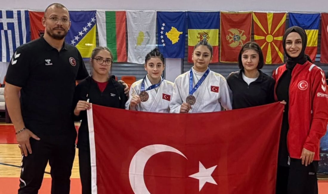Yunanistan’da düzenlenen Yıldızlar Balkan Judo Şampiyonası’nda mücadele eden Rize Gençlik