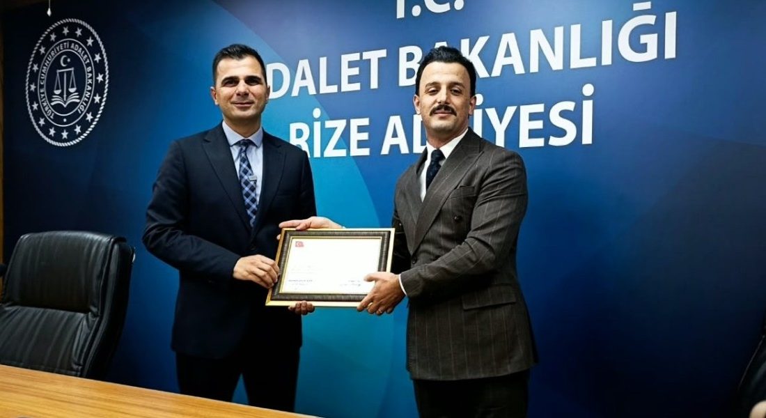 Rize Barosu Başkanlığına seçilen Av. Mehmet Can Tüfekçi, mazbatasını alarak