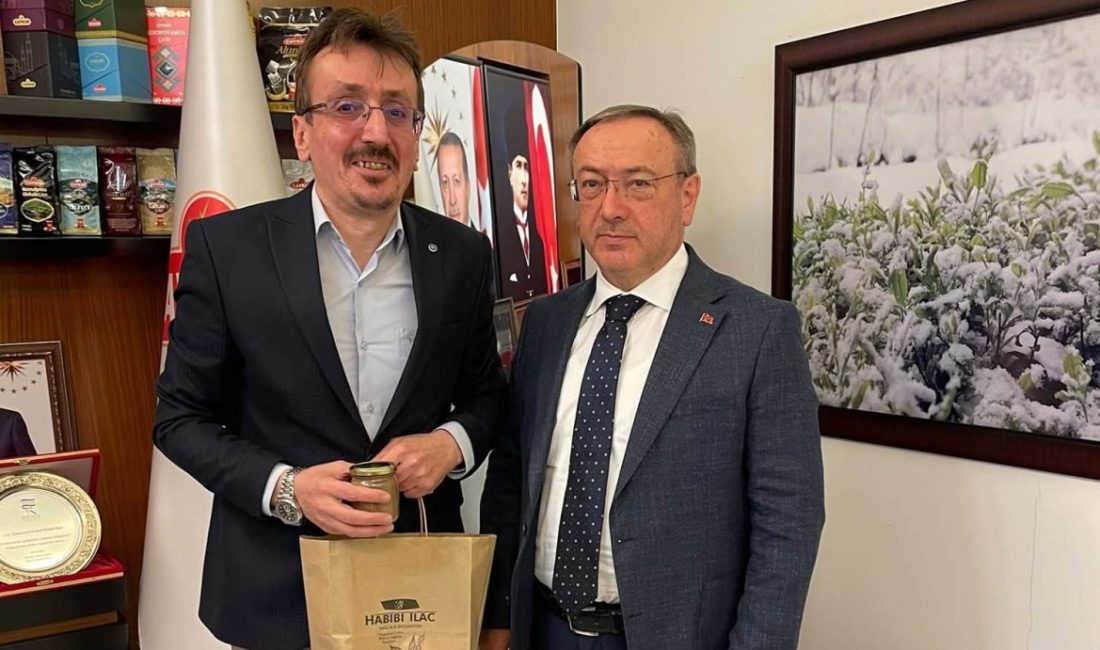 Rizeli mucit Habib Koçal, çaydan elde ettiği “Rize Kahvesi” olarak