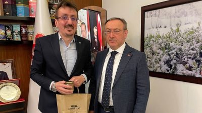 Rizeli mucit Habib Koçal, çaydan elde ettiği “Rize Kahvesi” olarak