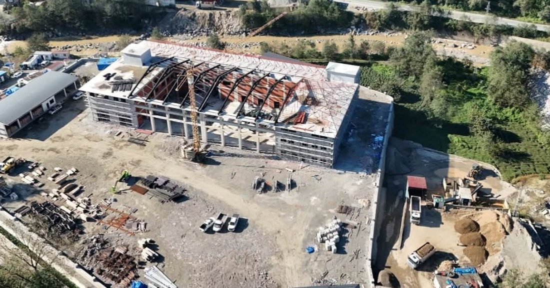 Rize İl Özel İdaresi’nin Çorapçılar Yerleşkesi’nde yapımı devam eden Atölye