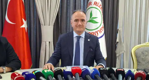 Çaykur Rizespor Kulübü Başkanı Ali Zeki Saruhan, takımın hücum hattında