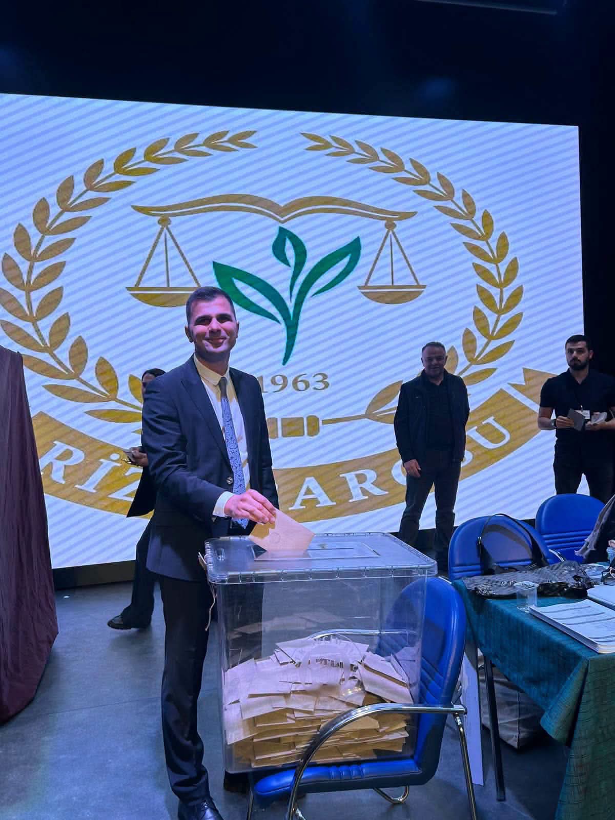 Rize Barosu'nda başkanlık yarışını 165 oyla Mehmet Can Tüfekçi kazandı.
