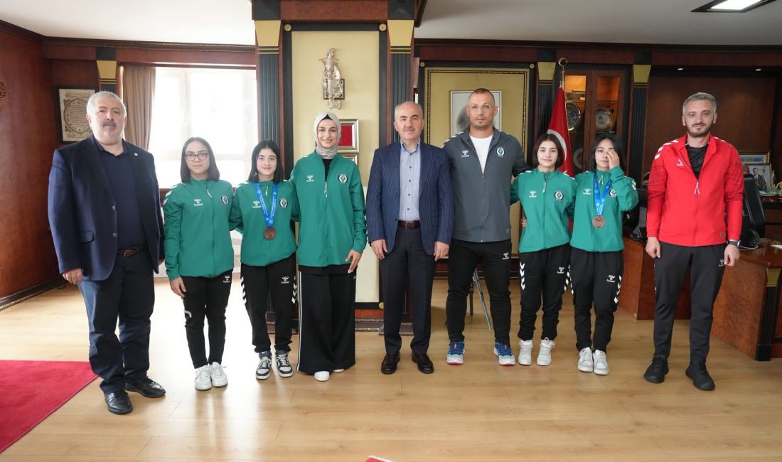 Yıldızlar Judo Balkan Şampiyonası’nda mücadele ederek elde ettikleri derecelerle şehrimizi