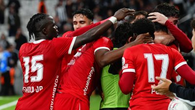 Fethi KARADENİZ Eski Futbol Hakemi ve Gözlemcisi &nbsp; Beşiktaş, Başakşehir
