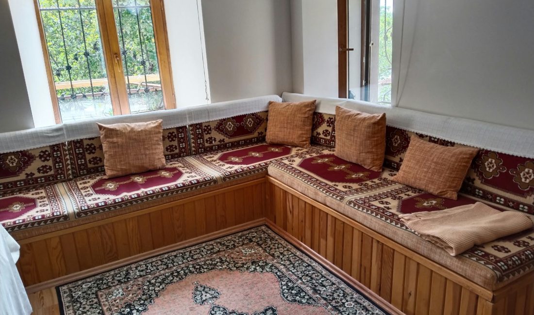 Fethi KARADENİZ Emekli Eğitim Müfettişi Bazen hayvanların bildiğini insan aklı