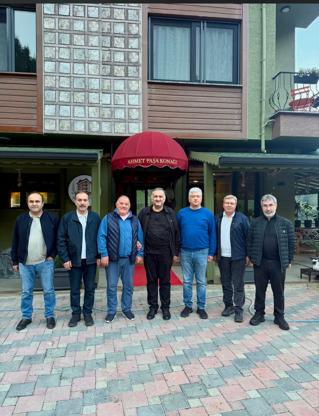 Fethi KARADENİZ Türkiye Gezginler Derneği Bursa il temsilcisi &nbsp; Siyaset