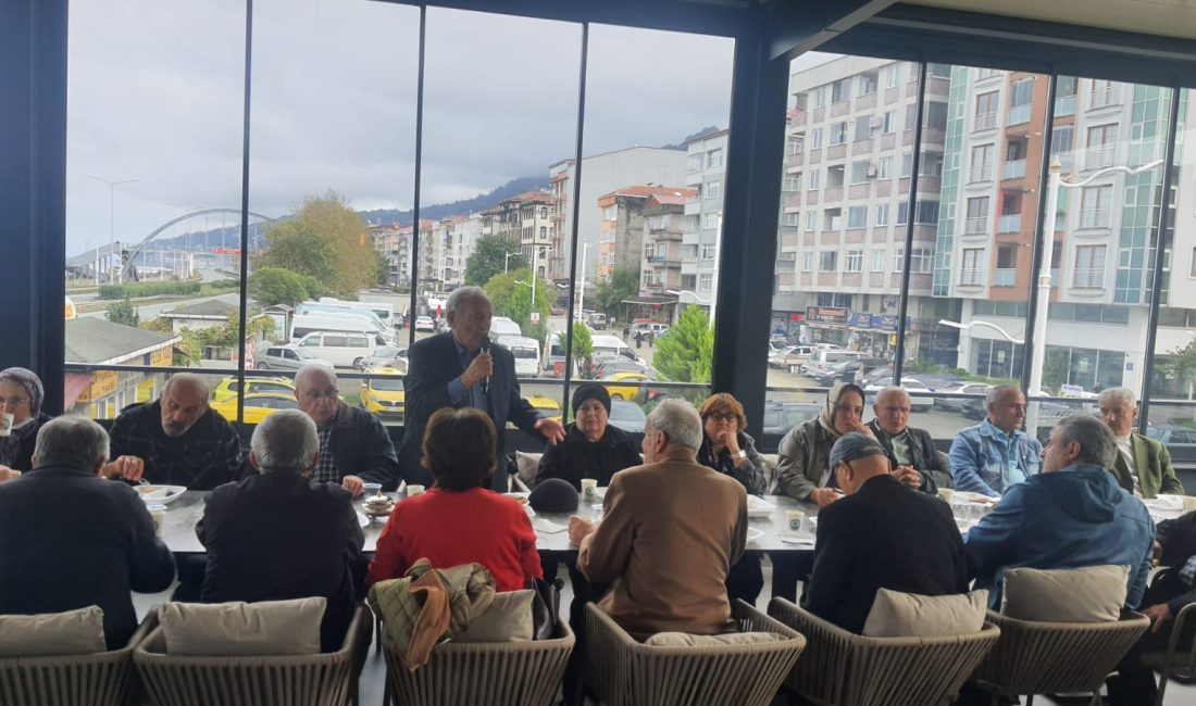 Bazı buluşmalar vardır; sofrada çay, simit ve kaşar bulunur ama