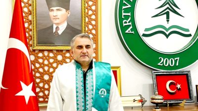 Artvin Çoruh Üniversitesinin kampüs giriş kapısı yenileniyor..