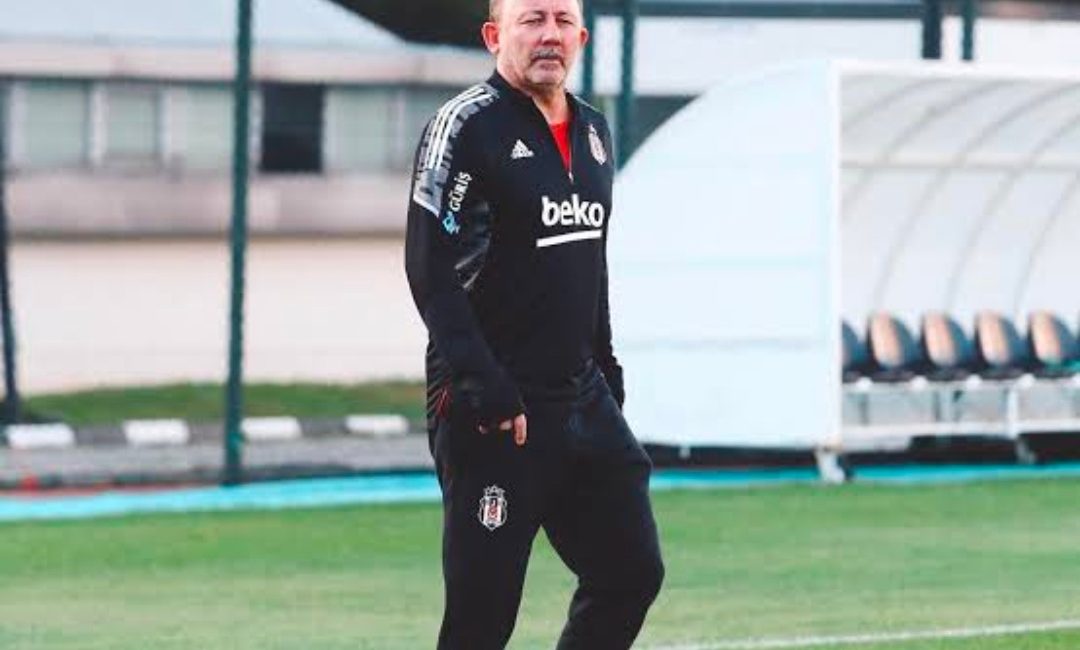 Fethi KARADENİZ Eski Futbol Hakemi ve Gözlemcisi &nbsp; Türk futbolu