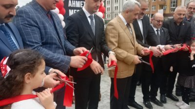 Vali İhsan Selim Baydaş, merhum Başbakanımız ve hemşehrimiz Ahmet Mesut
