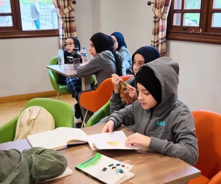 Rize Kültür ve Sanat Merkezi bünyesindeki Kitap Kafe, okuma kültürünü